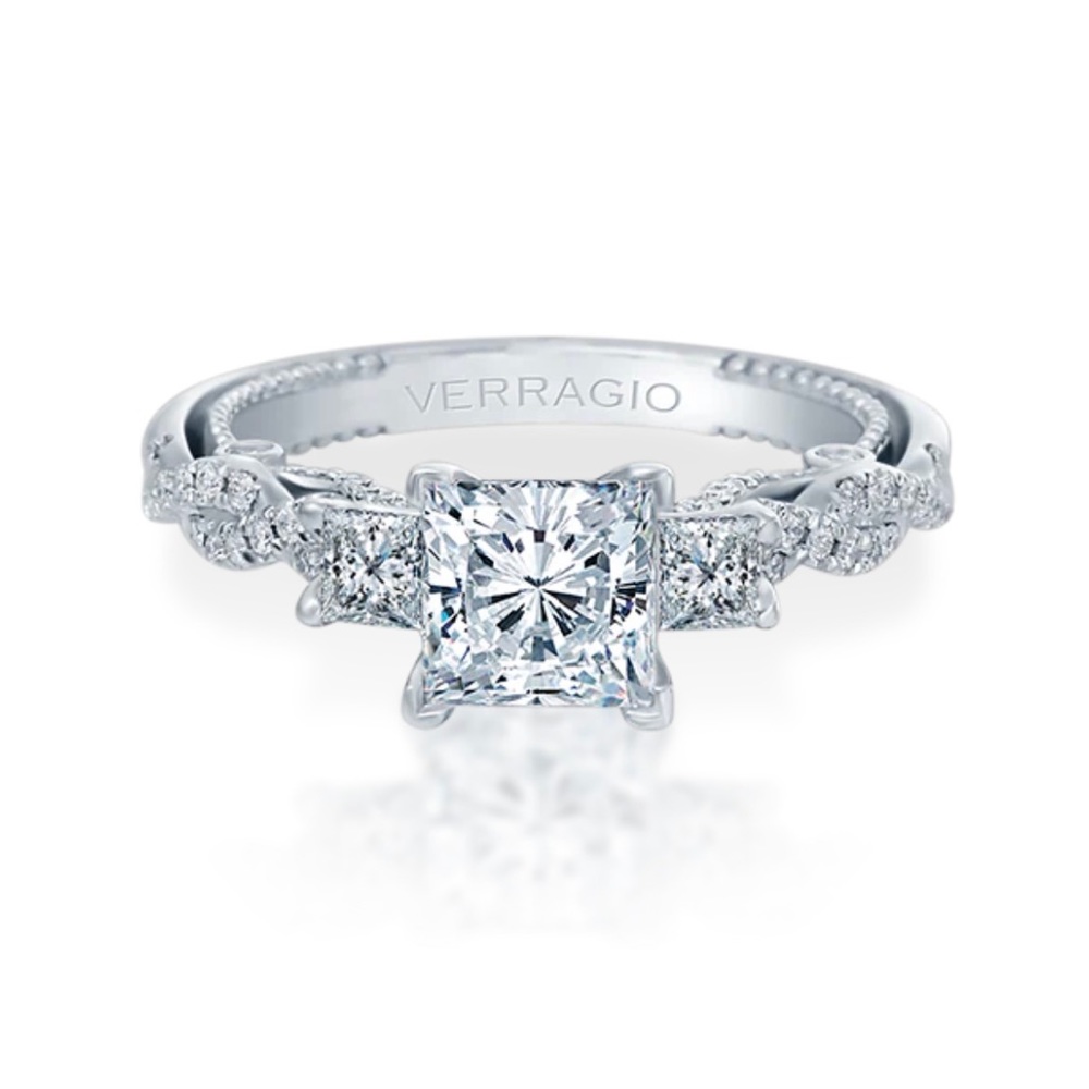 Gorgeous Insignia Verragio ring size 7 white gold real diamonds